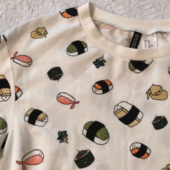 H&M Tops - H&M sushi top 🍣 🥠🥢